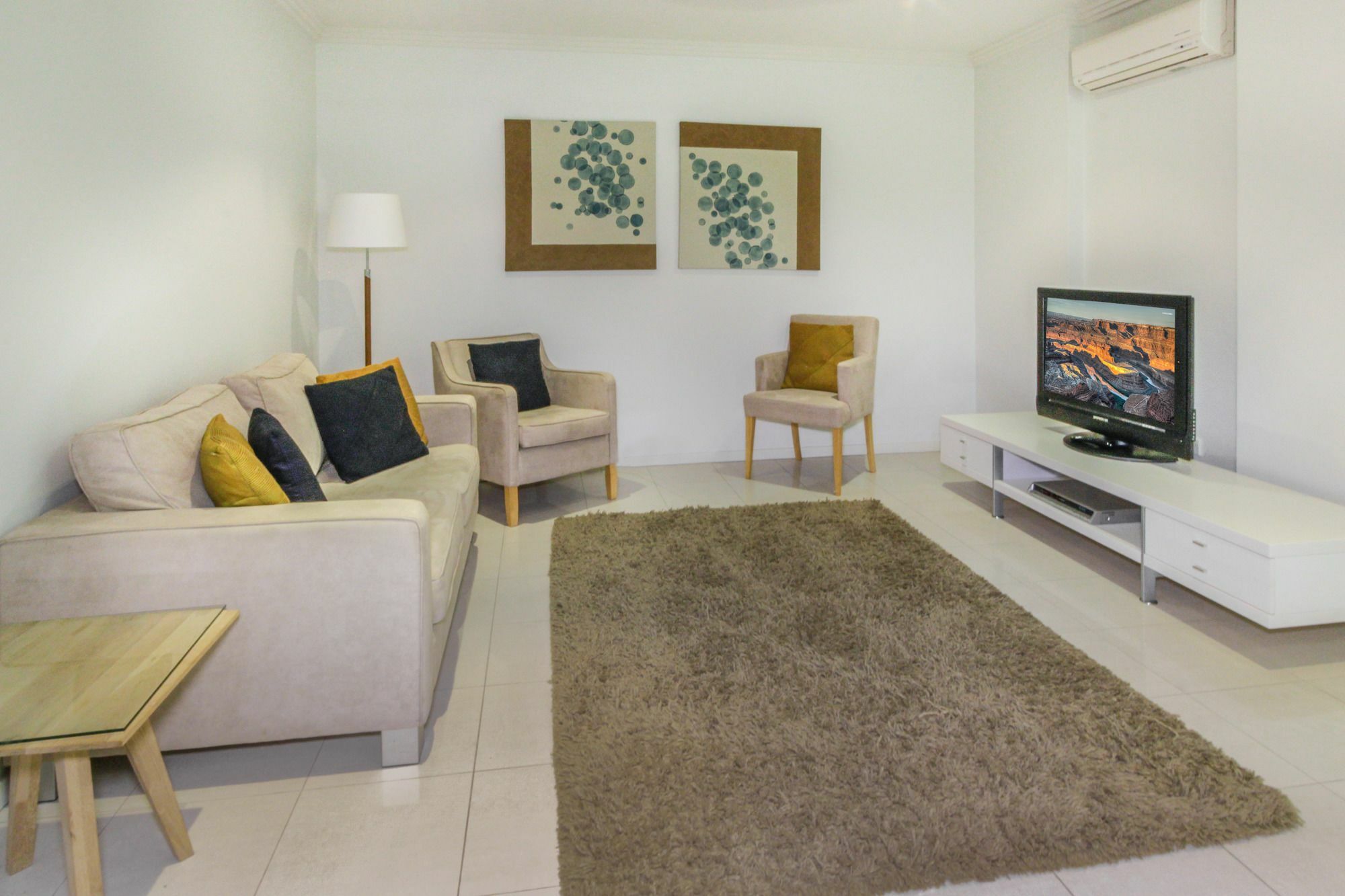 Island Views Beachfront Apartments Palm Cove Exterior photo